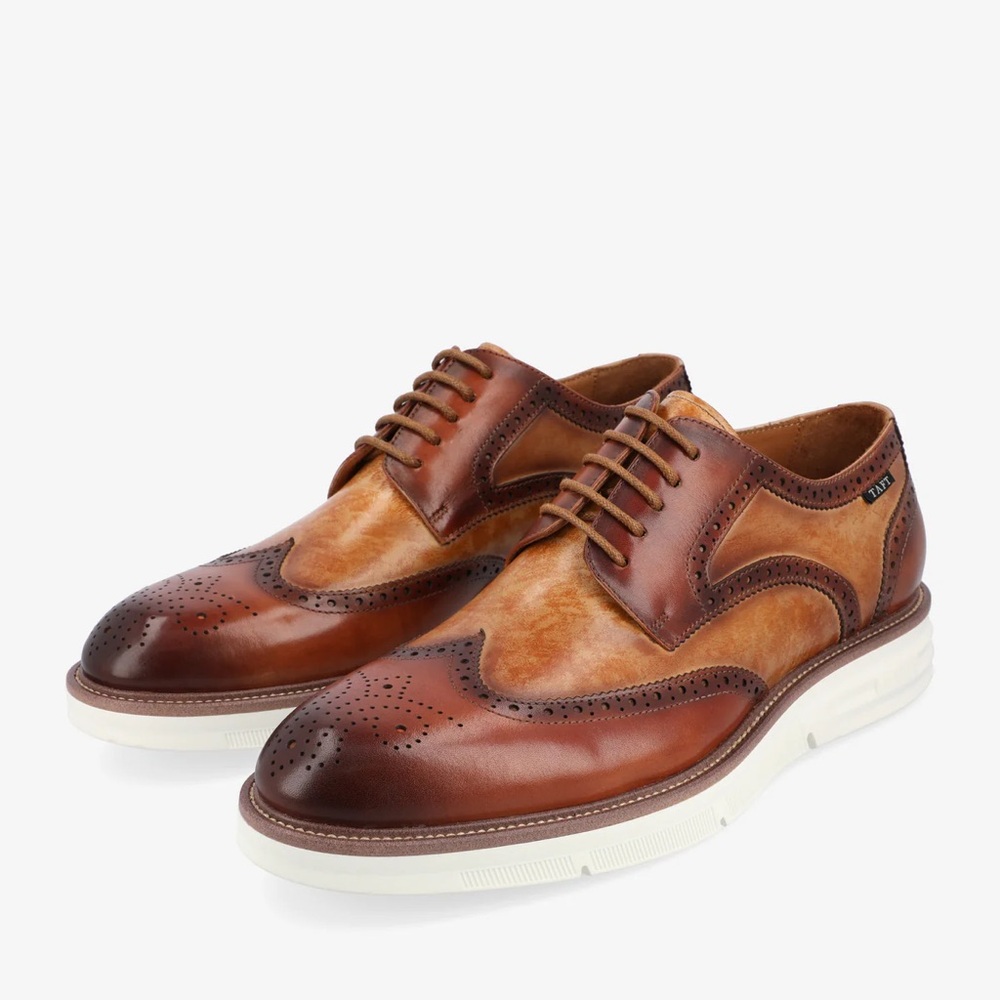 Taft Model 103 Shoe In Walnut